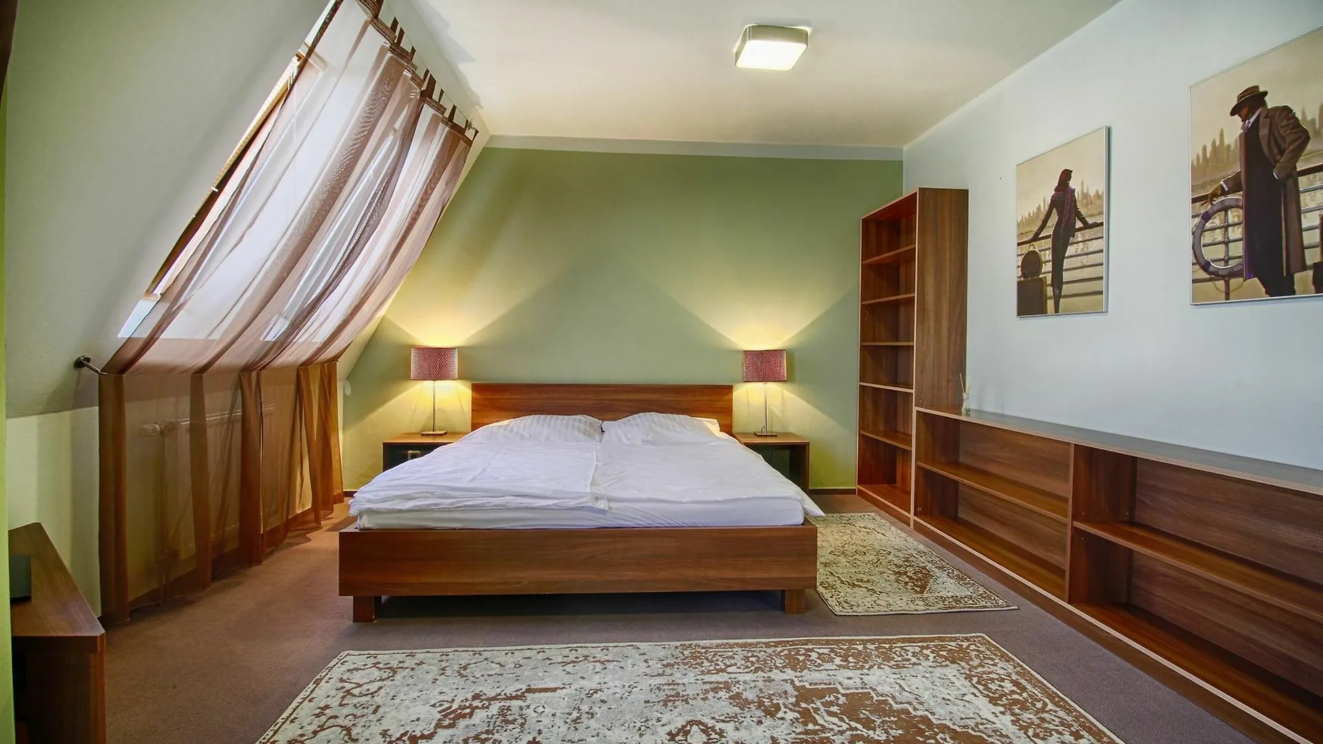 Panoramic Apartment Roof Terrace&Jacuzzi Prague