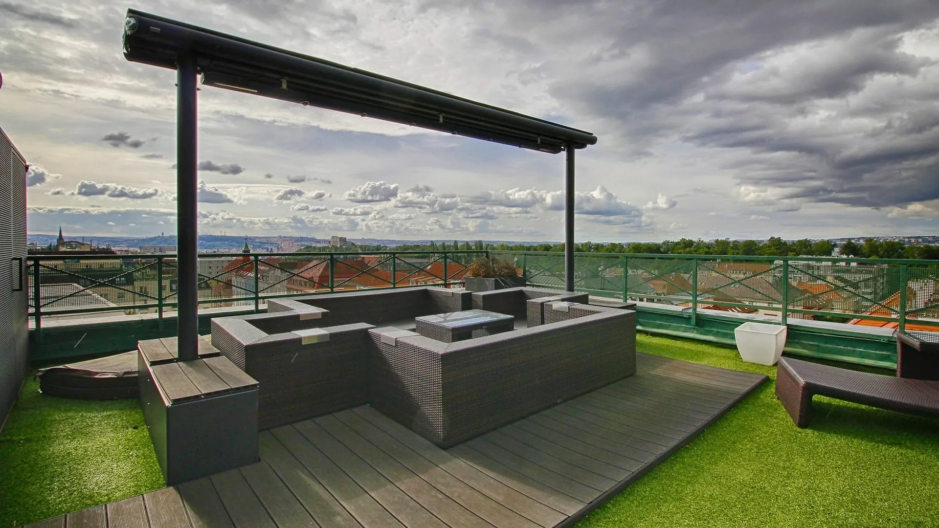 Panoramic Apartment Roof Terrace&Jacuzzi Prague 0*,